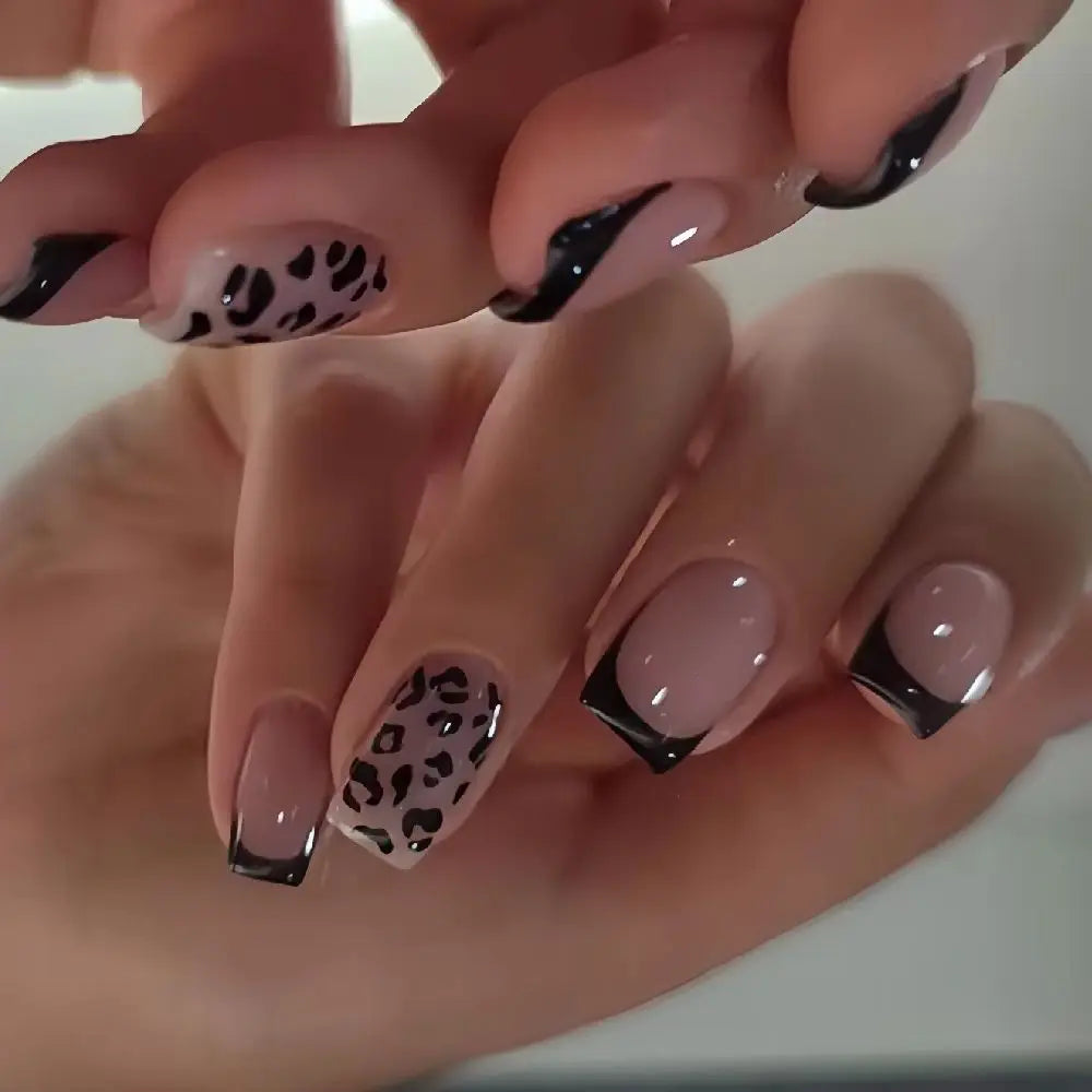 24Pcs Black Leopard-print Pattern Square Fake Nails Short Ballet French Glossy Design Hot Girl Manicure Detachable Acrylic Nails