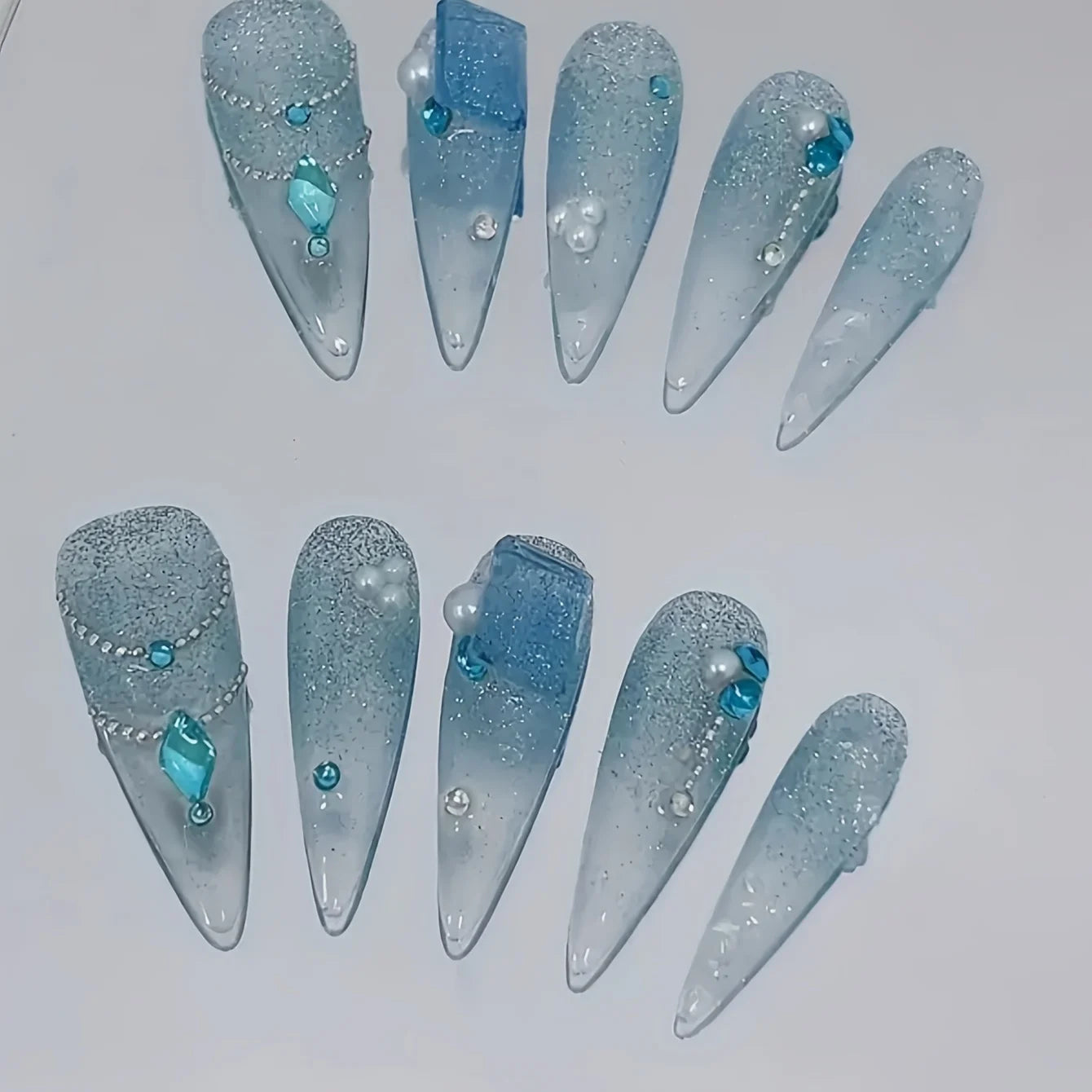 10pcs high-end Light luxury temperament shows white broken diamond handmade fake nails, Deep sea tears ice flash cat eye Deep se