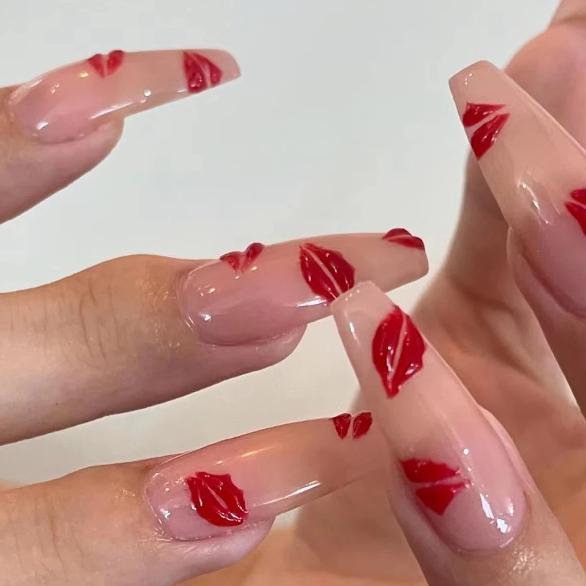 Charm Sexy Red Lips Love Heart Romantic Valentine's Day Ballet Fake Nails Art Almond False Nail Tip Press on Nails Manicure Tool