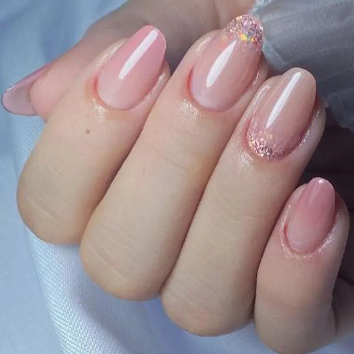 24Pcs Almond Fake Nails with Shimmery Powder Simple Nail Art Ombre French Full Cover Wearable Nail Manicure Tips for Girls Daily