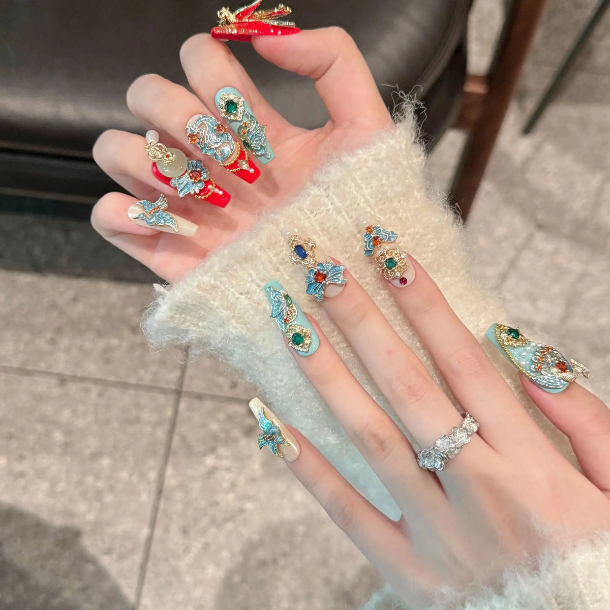 10pcs Chinese Retro Handmade False Nails Luxury Dragon Phoenix Colorful Diamond Gold Chain Decor Press On Nails Charms Manicure