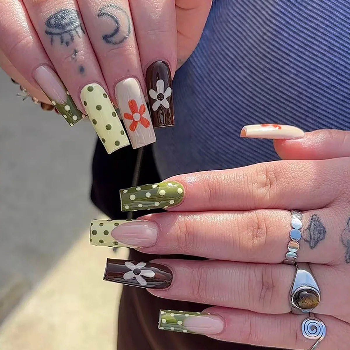 24pcs Mid-length Coffin False Nails Dark Metal Bows Heart Decor Black Gothic Style Press On Nails Polka Dot French Fake Nail