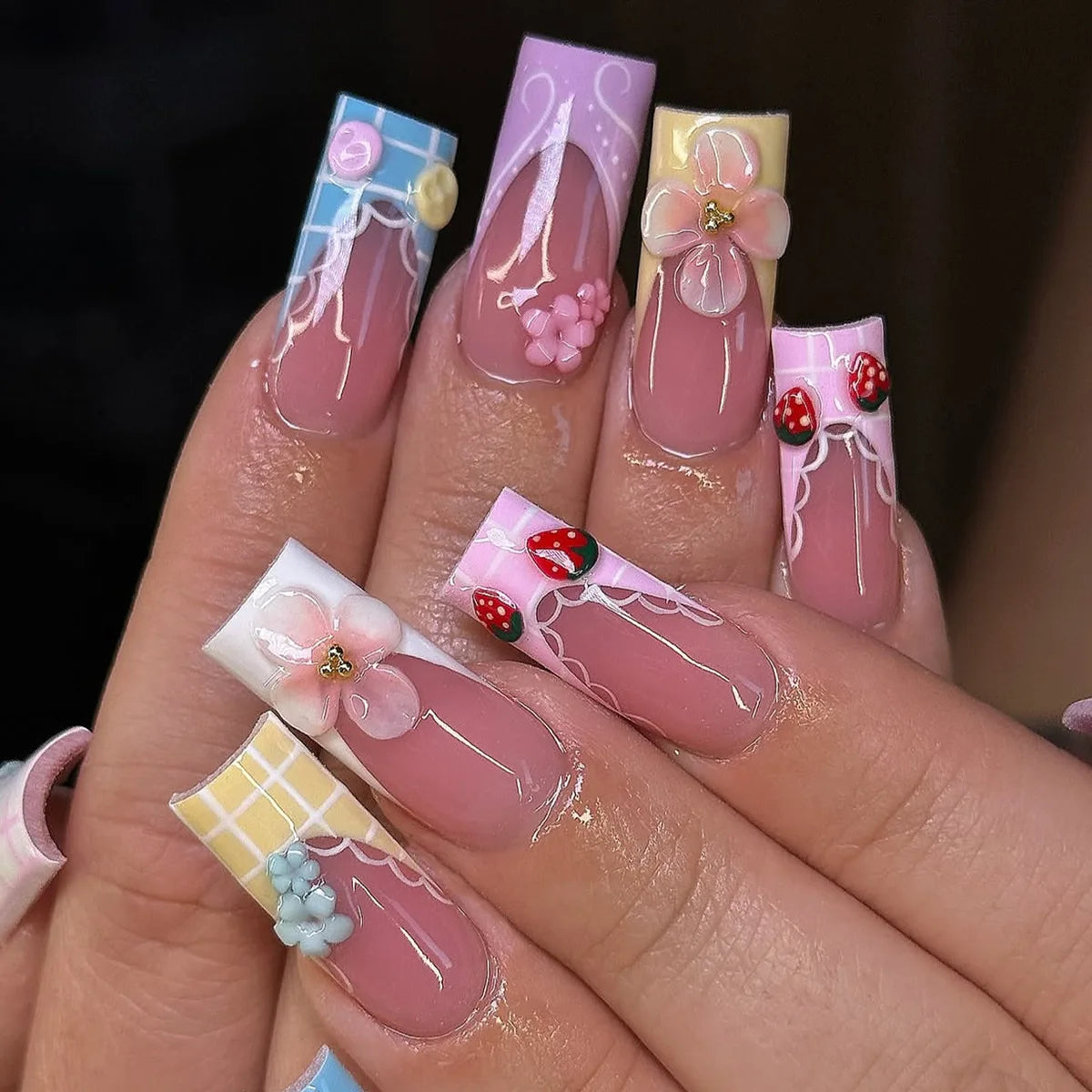 24PCS Spice Girls False Nails Sweet Cool 3D Pink Flowers with Diamonds Decoration Square Press on Nails Full Cover Wearable Tips
