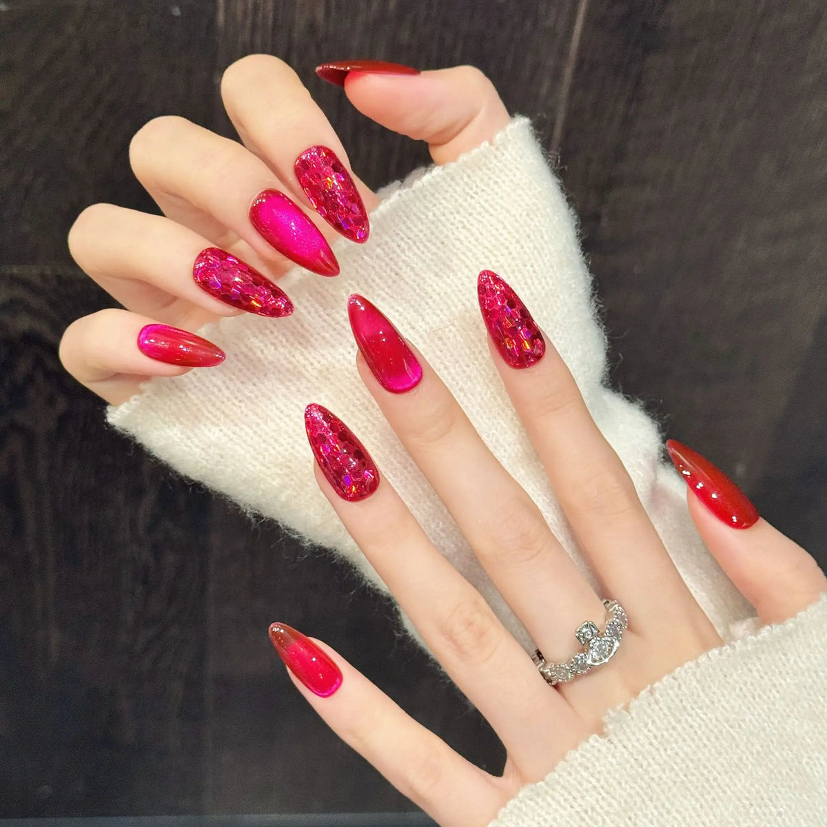 10pcs Rose Red Cat's Eye Press On Nails Solid Pitaya Color Almond Handmade Fake Nail Shiny Sequins Designs Spicy Girl False Nail