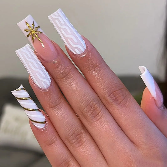 24pcs Pink French Coffin Press on Nails Winter Christmas Snowflake Strip Print False Nails Wearable European Fake Nail Tips