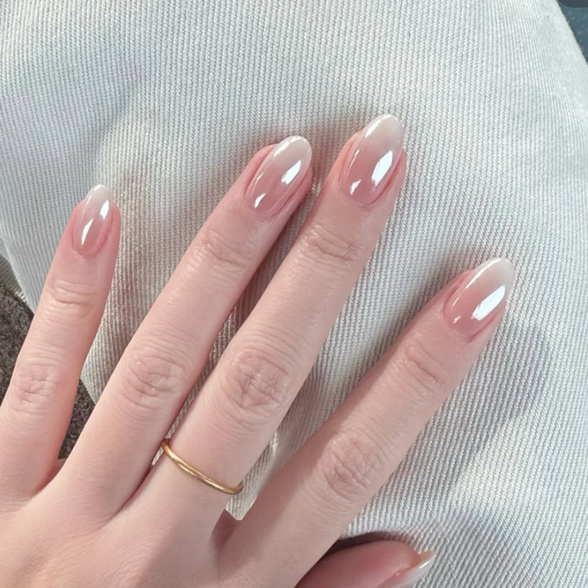24pcs Aurora Nude Pink Press on Nails Almond Acrylic Simple Fake Nails with Gradient Design Nail Chrome Solid Color False Nails