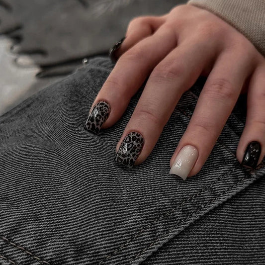 24Pcs with Black Cat's Eye Grass Design Press on Fake Nails Mid-length Square Head False Nails Detachable Full Cover Nails Tips