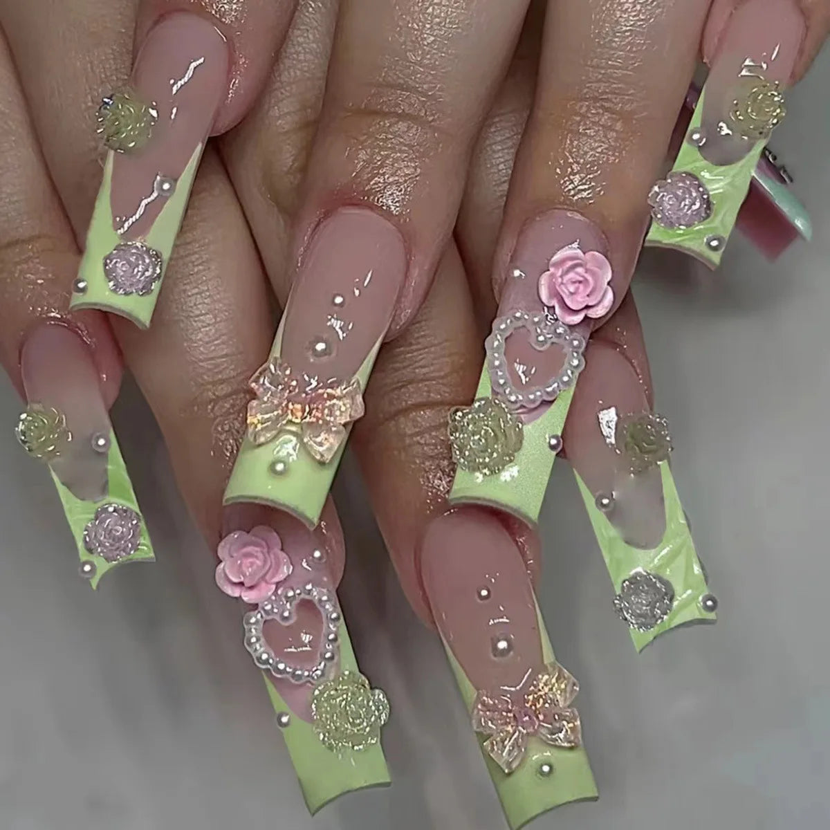 24Pcs Long Square Head French Fake Nail Tips 3D Love Heart Design Press on Nails with Rhinestone Pattern Wearable False Nail Art
