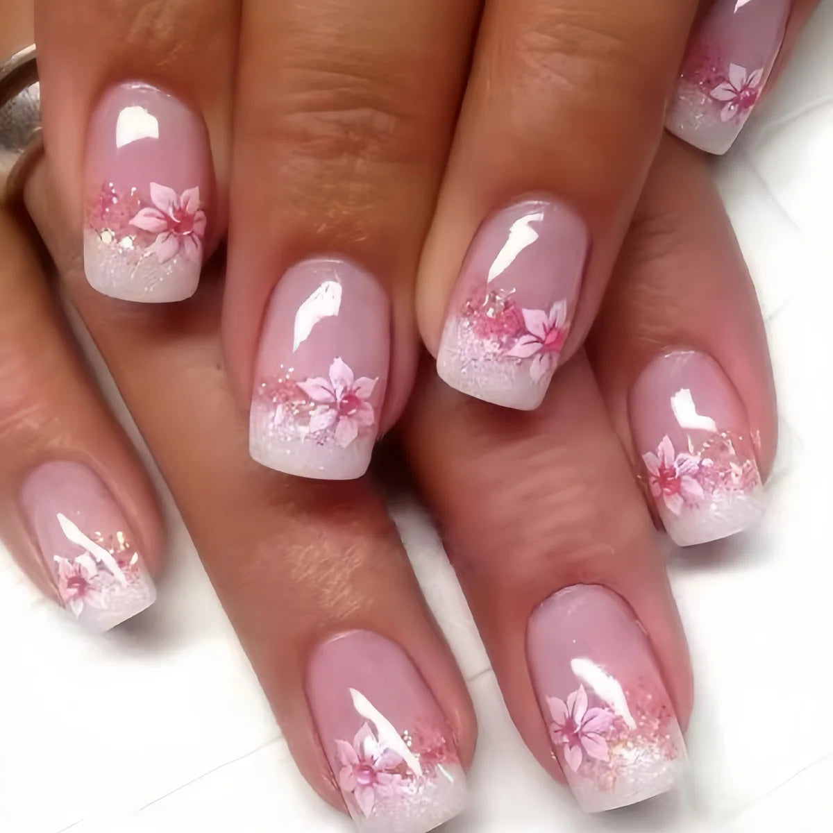 24Pcs Nude White French Fake Nail Short Square Nail Tips Fashion Wearable False Nails with Glue Simple Full Cover Press on Nails