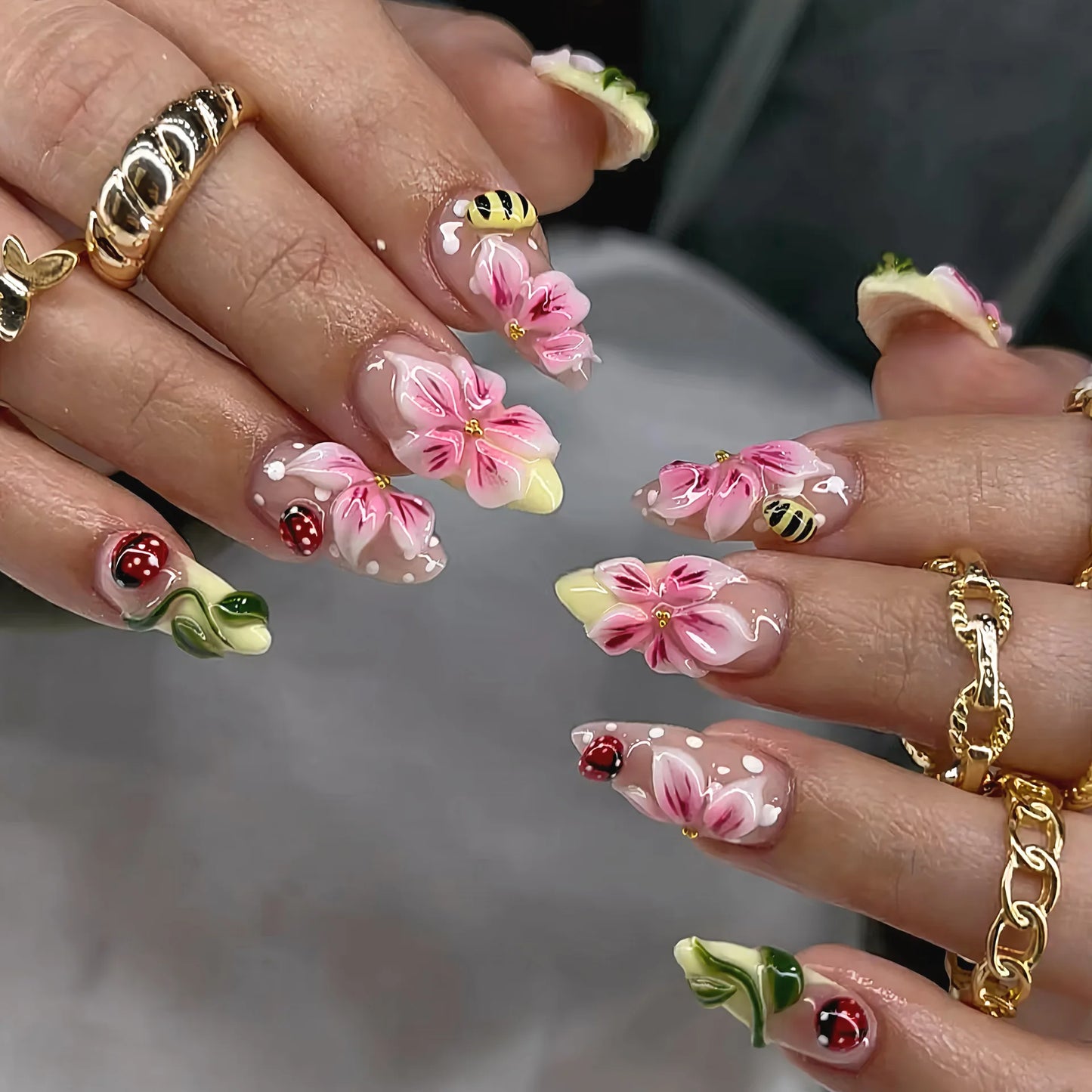 24Pcs Mid-length Almond Press on Fake Nails with Insect Flower Button Design Full Cover Nails Tips Reusable Finished False Nails