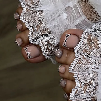 Fashion Leopard French Nude Pink Toenail Art Simple Wearable Fake Toenails Detachable Toe False Nails Press on Nails with Glue