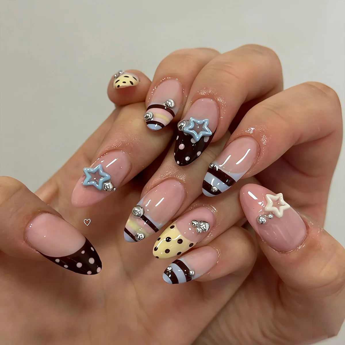 24Pcs Mid-length Almond Nails Set Press on Wine Red Pentagram French Fake Nails Full Cover Polka Dot Detachable False Nails Tips