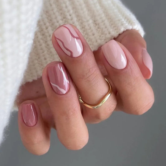 24Pcs Short Square Fake Nail Pink Irregular Line Design Full Cover Nails Tips for Woman Detachable Finished Press on False Nails