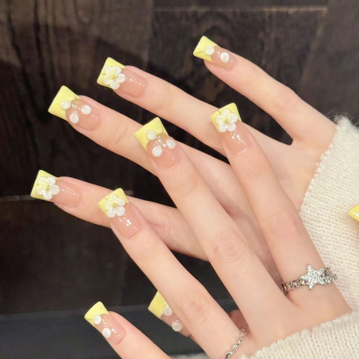 10pcs Little Fresh Yellow French False Nails Short Duckbill Shaped Gentle Handmade Fake Nails With 3D White Flower Press On Nail