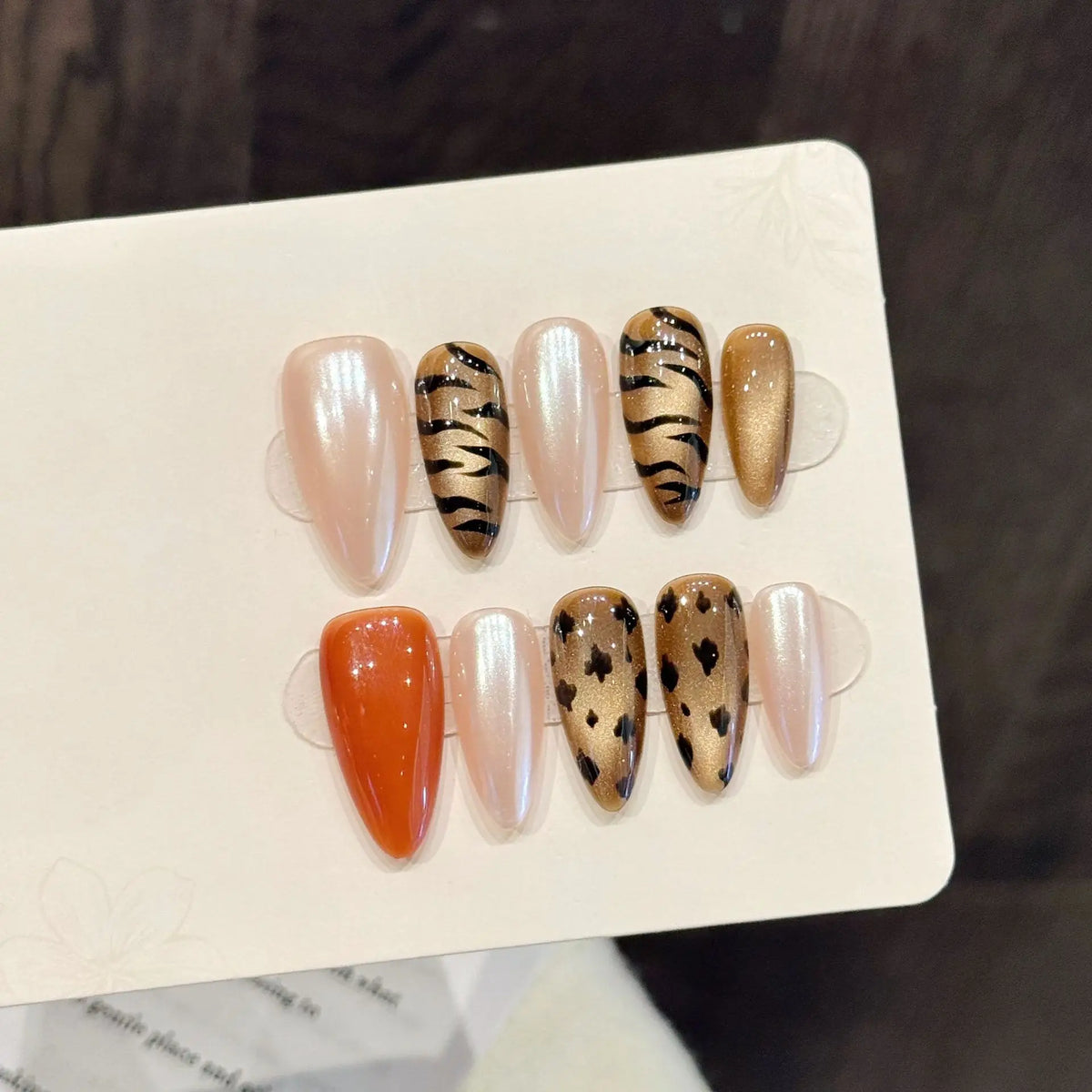 10pcs Rose Red Cat's Eye Press On Nails Solid Pitaya Color Almond Handmade Fake Nail Shiny Sequins Designs Spicy Girl False Nail
