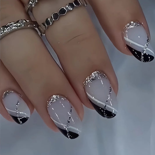 24PCS Short White Fake Nail Press Design, Silver Flashing, Fully Covered Acrylic Nail Artificial Stick, Women'S Decoration