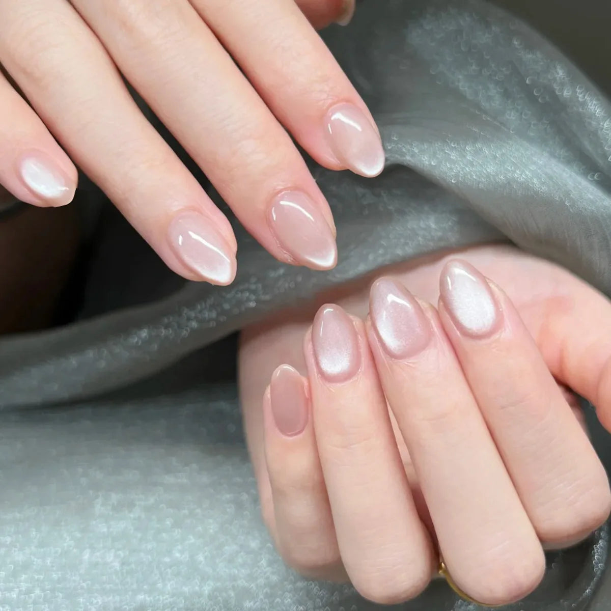 24pcs Aurora Nude Pink Press on Nails Almond Acrylic Simple Fake Nails with Gradient Design Nail Chrome Solid Color False Nails