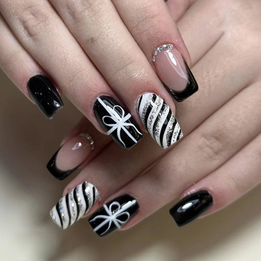 24Pcs Christmas Fake Nails French Fashion Edge Bow Pattern Black White Stripes Diamonds Design Detachable Fake Nail Tips Art Set