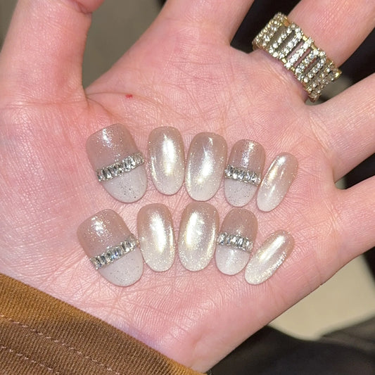 10Pcs Glittering Cat Eye Designs Handmade False Nails Short Oval Simple Acrylic Nail Stickers Rhinestone Chain Reusable Manicure