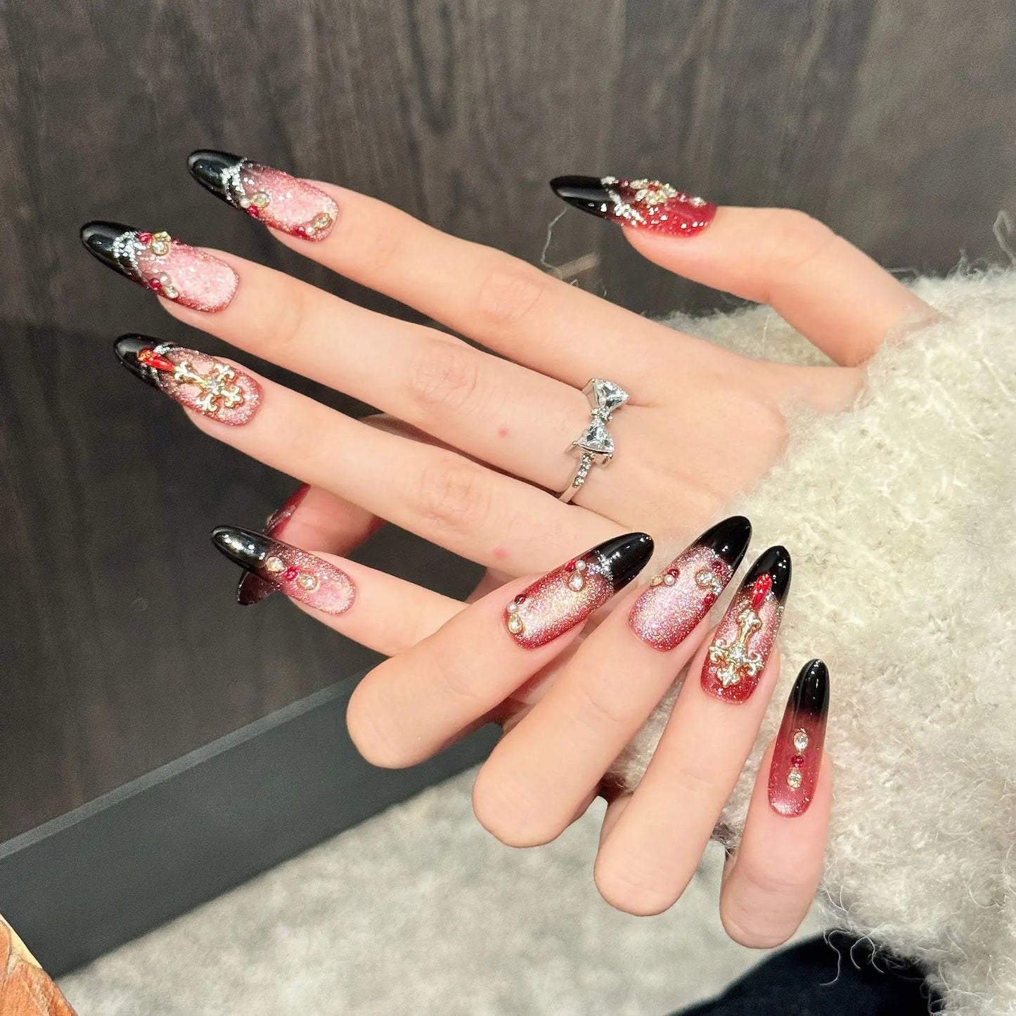 10PCS Oval Handmade Press On Nails,Luxury With A Touch Of Elegance,Suitable For Festivals Parties And Daily Wear.