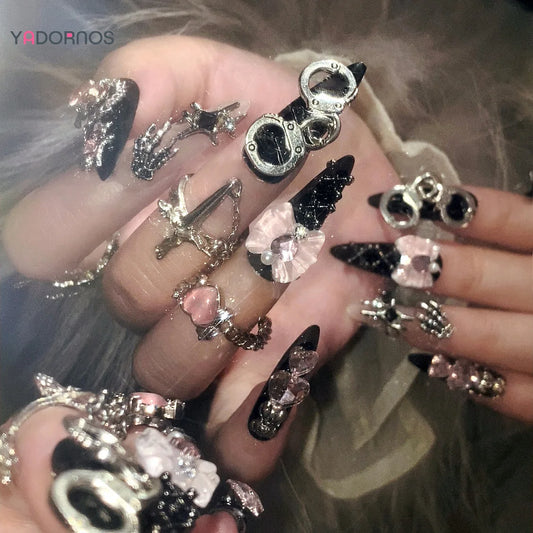 24pcs Black Gothic Style False Nails Pink Bowknot Heart Rhinestone Metal Chain Decor Press On Nails Punk Long Stiletto Fake Nail