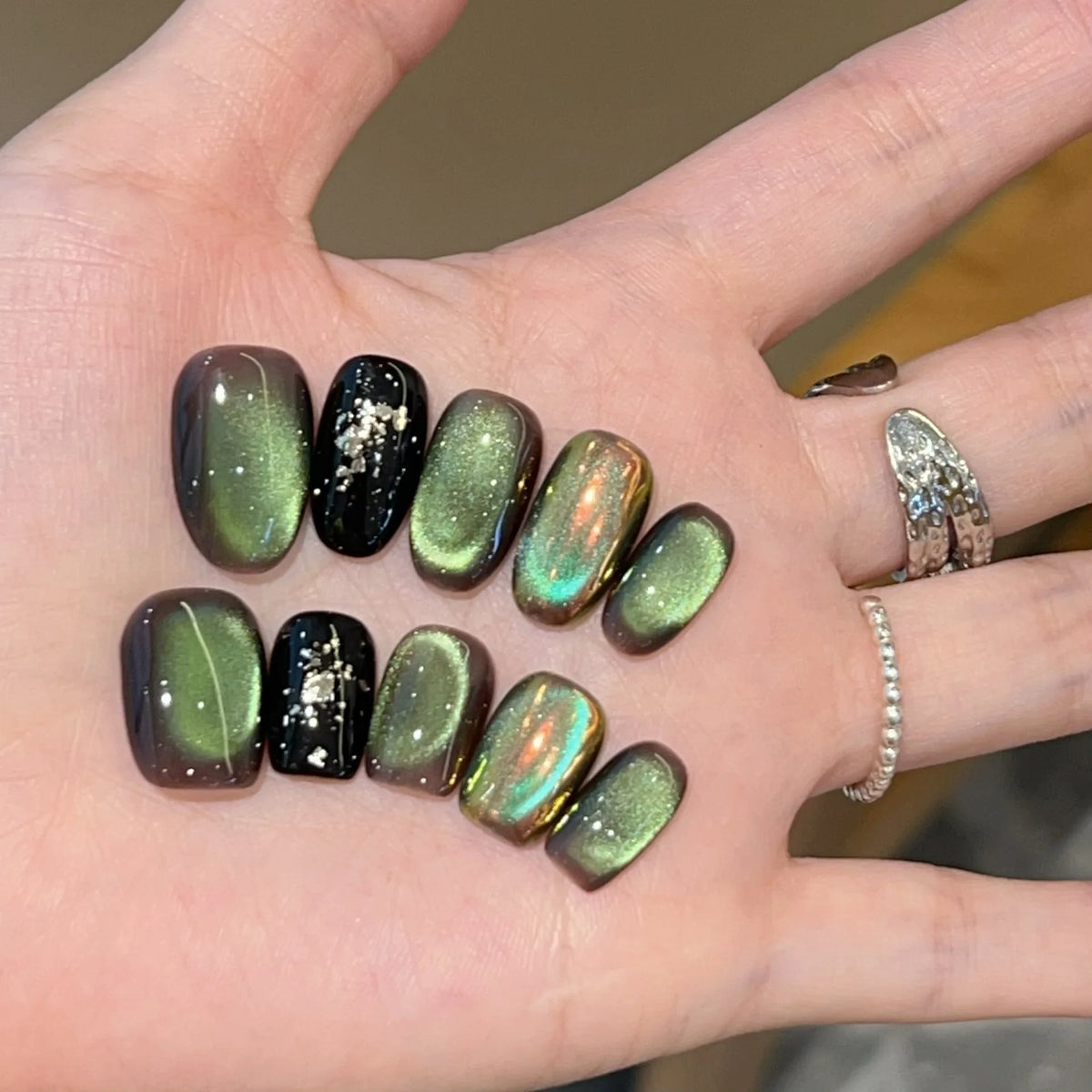 Jade – Green Glass Bead Cat Eye Short Press-On Nails