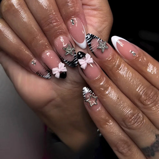 24Pcs Mid-length Almond Oval Nail Tips Full Cover Cute Stars Simple Design Fake Nails Rhinestone Removable Artificial Nails Art