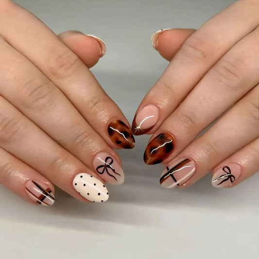 24pcs Flower False Nails Brown Leopard Print Press on Nails Tip Gilded Design Short Almond Fake Nail Set French Full Cover Nail