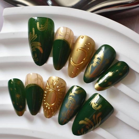 10pcs Handmade Fake Nails Sweet Cool Gold Star Moon Design Press on Nails Wearable Reusable Spice Girl Green Almond False Nails