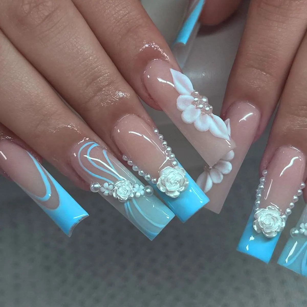24pcs Long Square False Nail Tips Sweet Pink Nails Sets Press on Butterfly Flower Diamond Design Coffin Fake Nails Art Manicure
