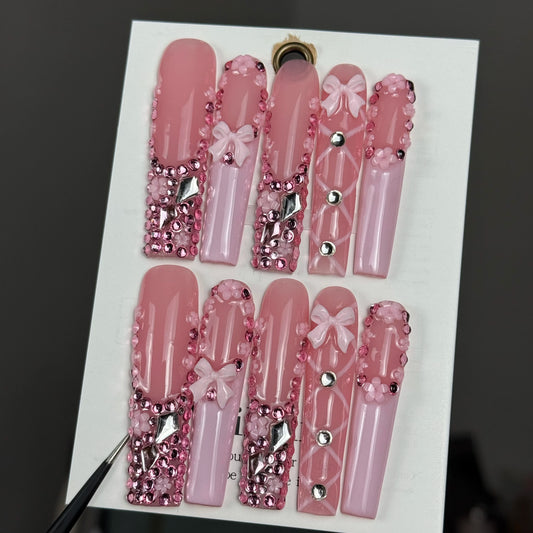 10pcs high-end Elegant ladylike style, hand-painted carvings, three-dimensional bow, sparkling diamond pile handmade French Tip