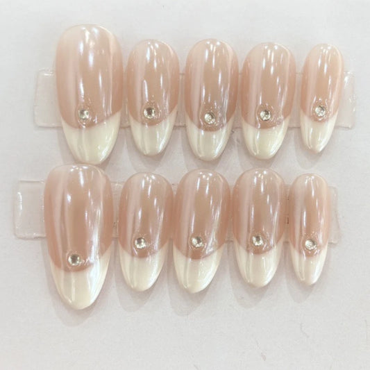 10Pcs Simple Fashion Diamond White Handmade Fake Nails Tips Art with French Aurora White Edge Design Elegant High-end Manicure
