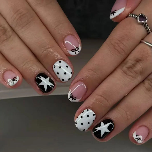 10Pcs Short Square Head Fake Nails Press on Simple White Polka Dot Design Full Cover False Nails Wearable Finished Manicure Tips